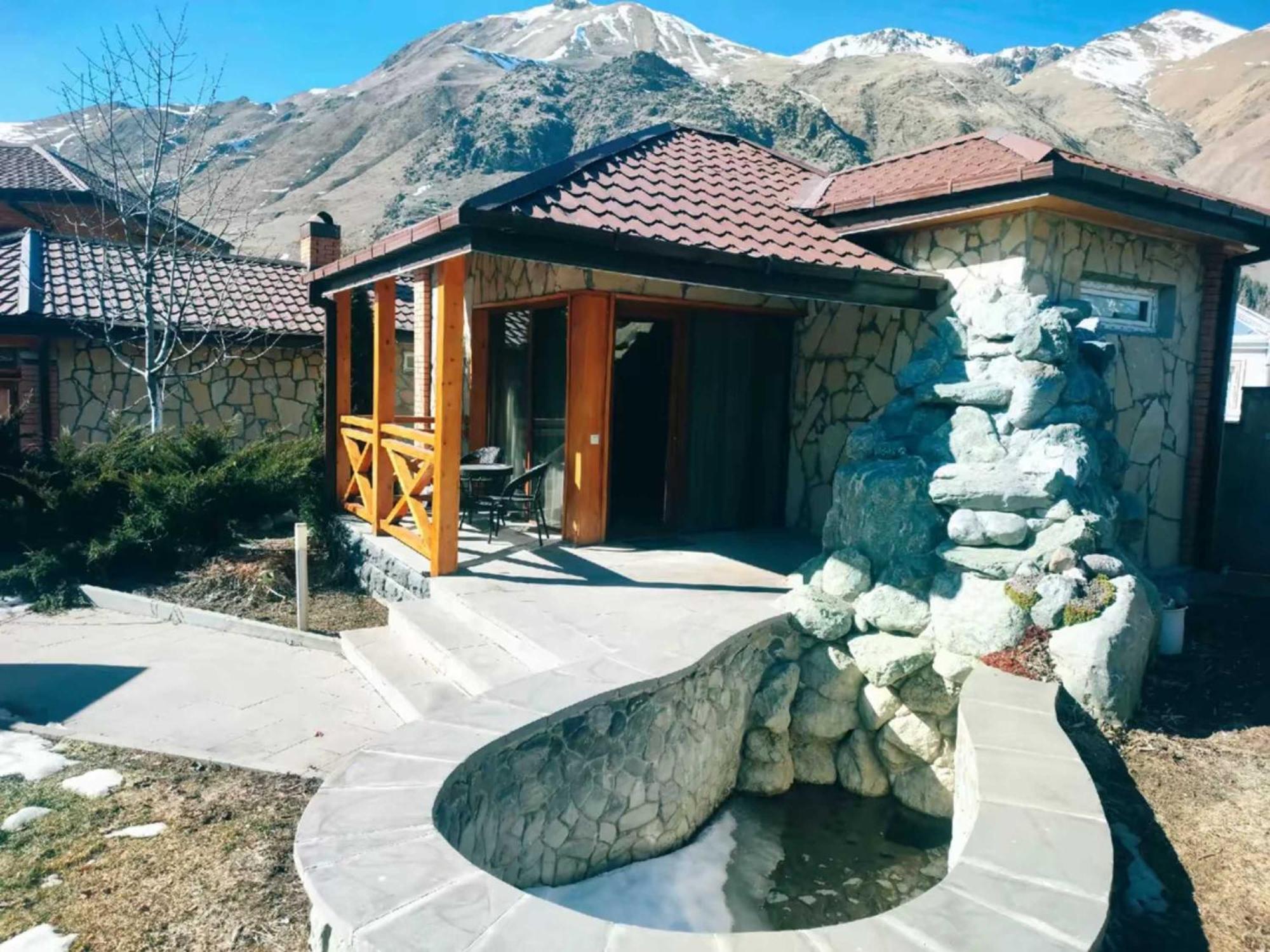 Vardisubani Villa Kazbegi Eksteriør billede