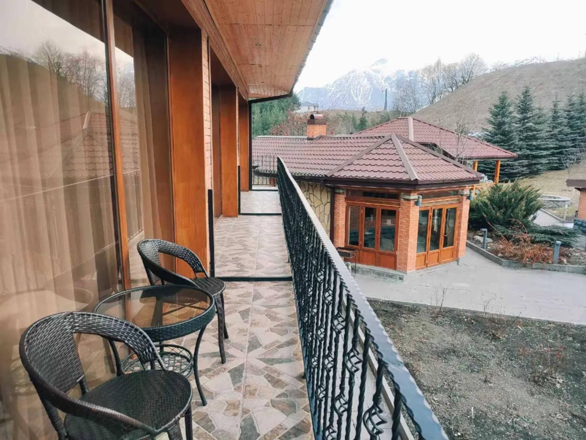 Vardisubani Villa Kazbegi Eksteriør billede
