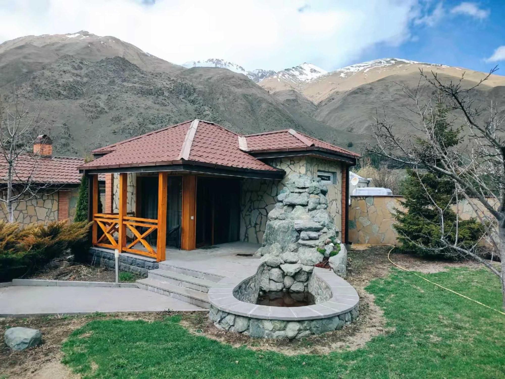 Vardisubani Villa Kazbegi Eksteriør billede